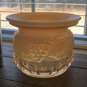 Fenton Glass Peach Opalescent Grapes and cable spittoon